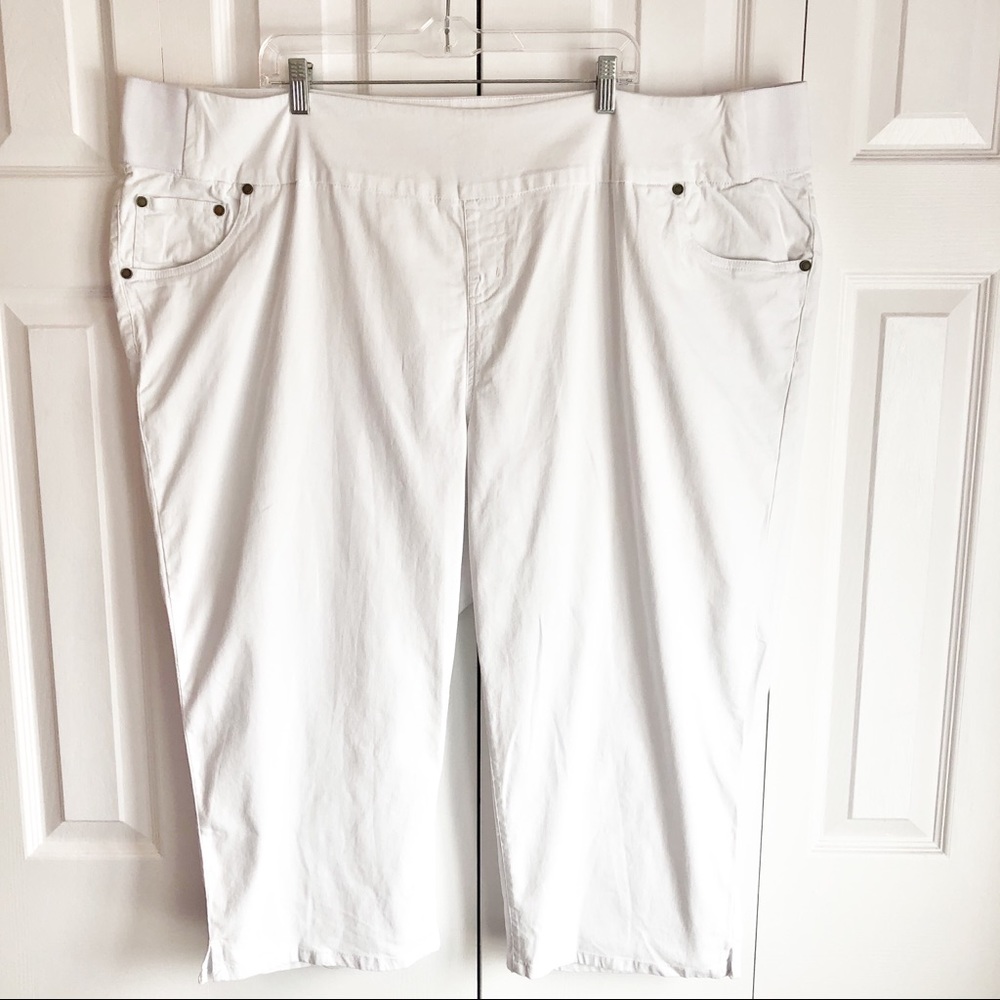 Woman Within White Denim Pull-On Stretch Jean Capris